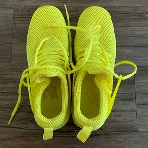 Women’s Nike Presto tennis shoes